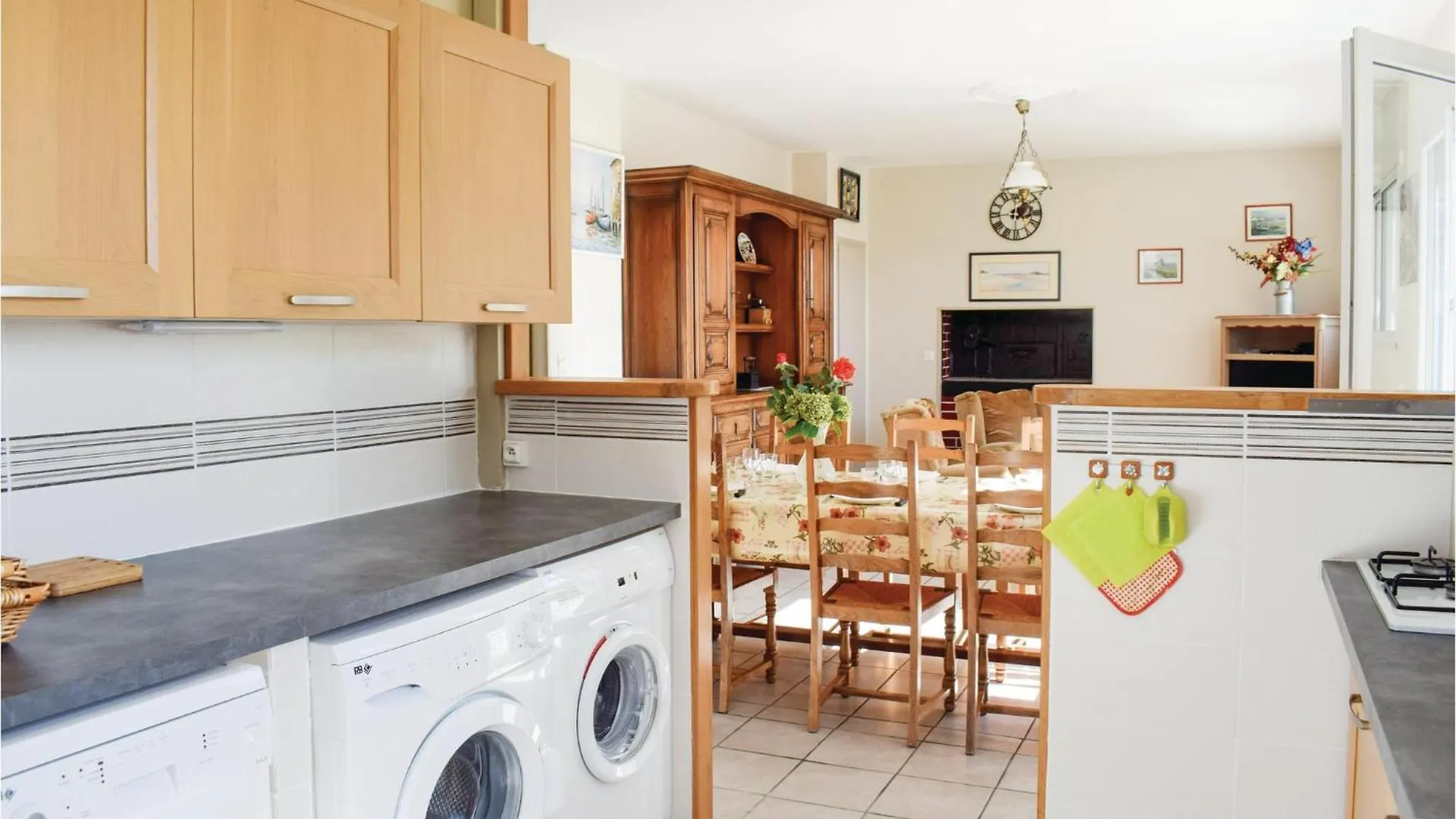 Casa de Férias Nice Home In Lanmodez With Kitchen